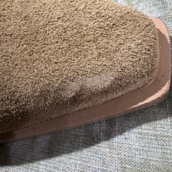 Vince Camuto Tan Heeled shoes with Suede Finish - Picture 7 of 9